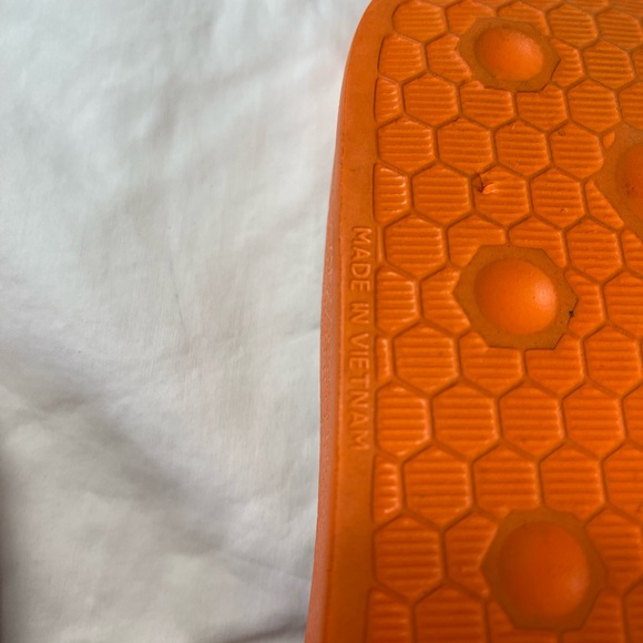 Puma X Fenty Suede Slides FU Orange - Picture 4 of 5